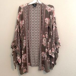 Beautiful Angie Boho Floral Kimono Midsize/Plus size Tan/Pink/white